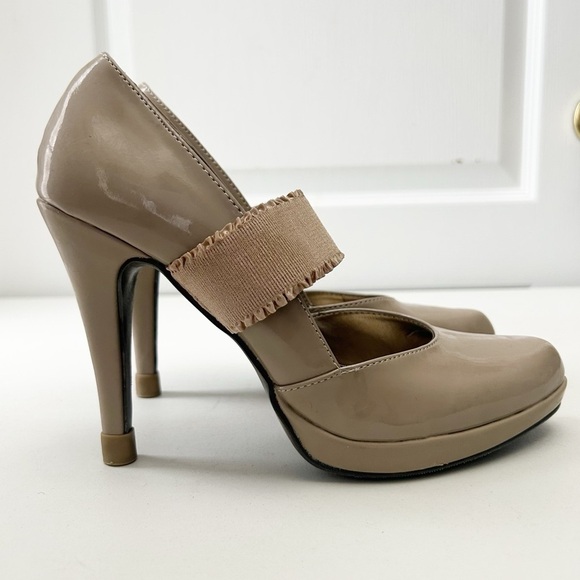Sam & Libby Mary Jane Platform Heels Nude Beige Patent Faux Leather Size 8 - Picture 2 of 16